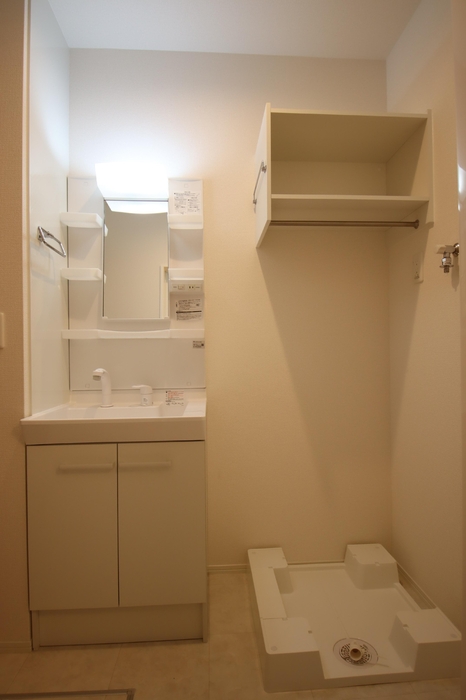 洗面設備　洗髪洗面化粧台＋室内洗濯機置き場