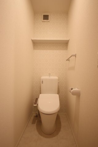 トイレ　温水洗浄暖房便座