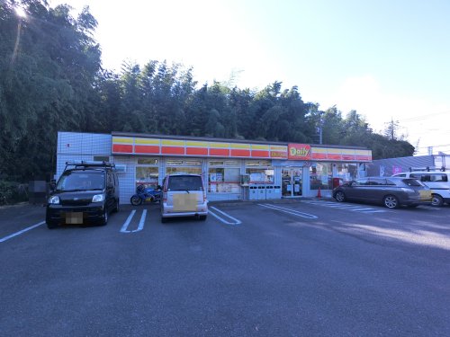 コンビニ　デイリーヤマザキ 印西草深店（コンビニ）まで1321m