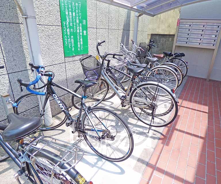 その他共有部分　駐輪場あります。