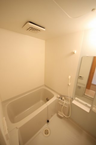 バス・シャワールーム　お風呂で日々の疲れを落としましょう