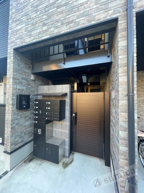 エントランス　お洒落な外観・素敵な新生活をエンジョイしましょう＾＾