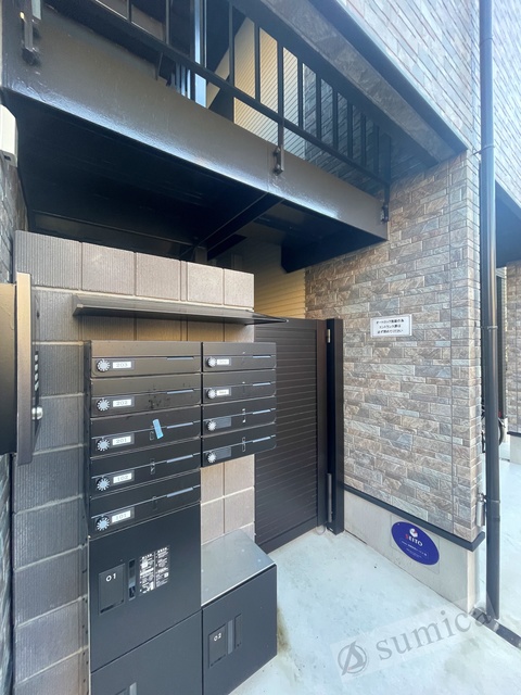 その他共有部分　落ち着いたエントランス。マンションを演出します。