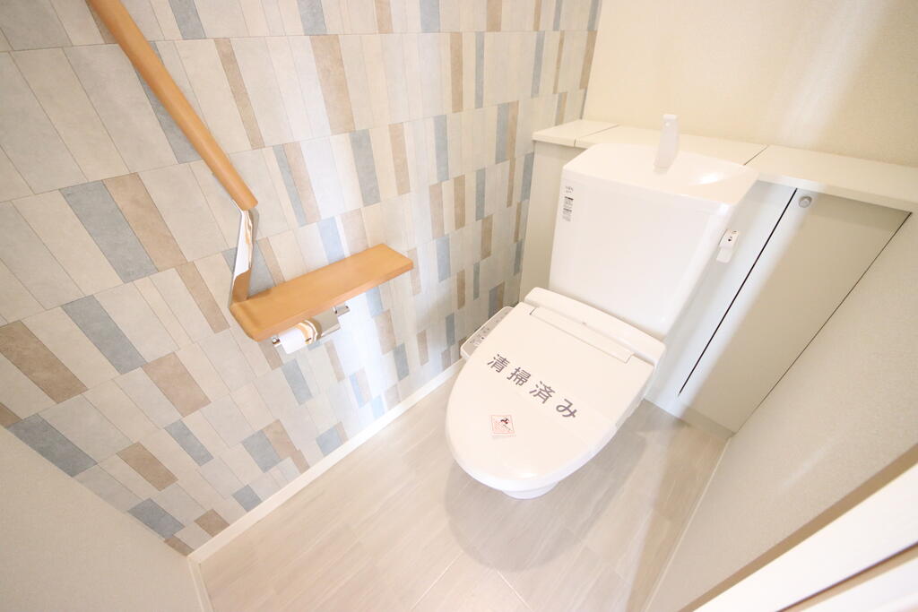 トイレ　温水洗浄便座付トイレ