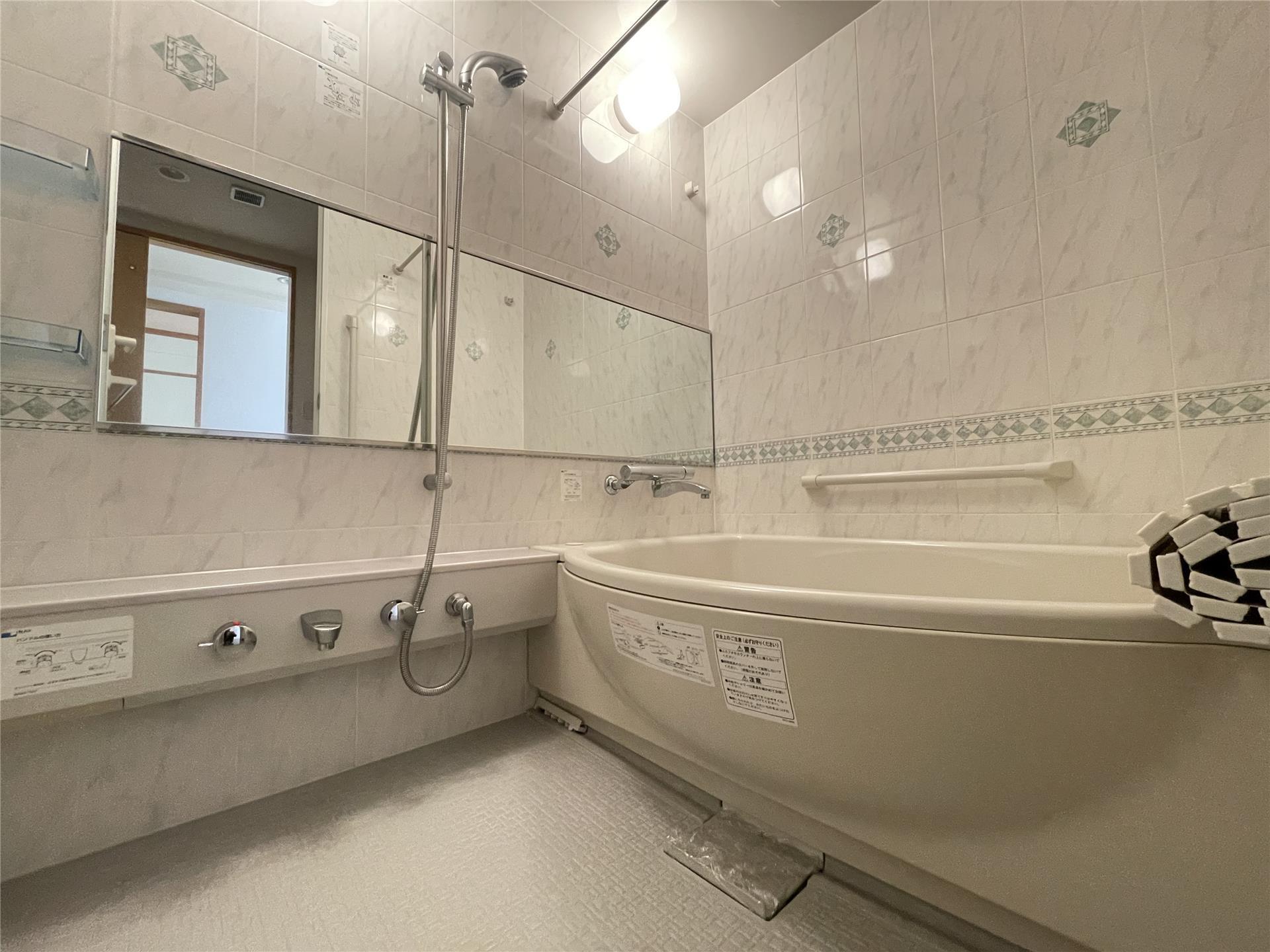 バス・シャワールーム　バスルーム