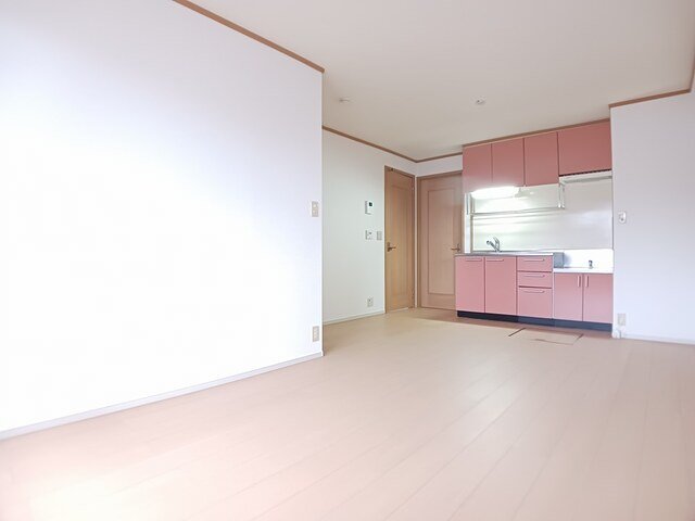 居室・リビング　ゆったり過ごせる居間です