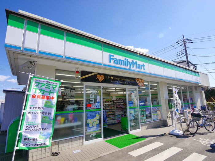 コンビニ　ファミリーマート（コンビニ）まで350m