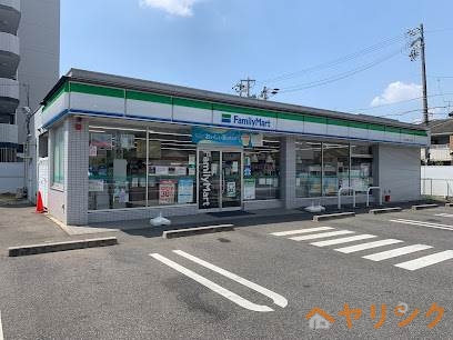 コンビニ　ファミリーマート　名北辻町二丁目店（コンビニ）まで187m
