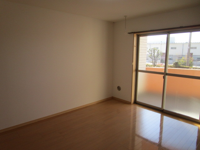 居室・リビング　明るいお部屋です