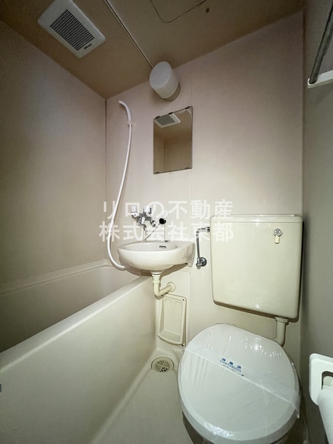 バス・シャワールーム　お掃除がしやすい３点ユニットバスです☆