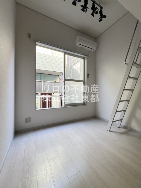 居室・リビング　南向きなので暖かな日差しが入りますね♪