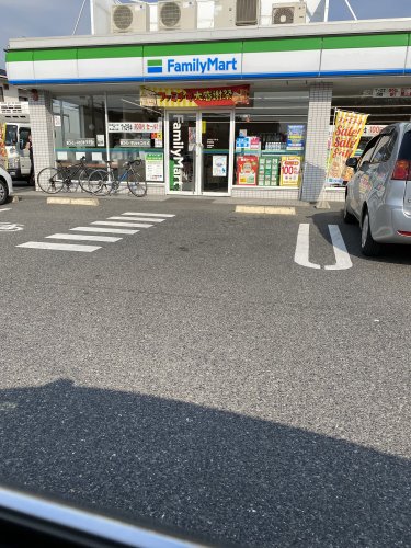 コンビニ　ファミリーマート 辻畑町店（コンビニ）まで392m