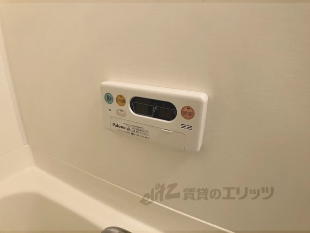 その他設備　給湯器リモコン