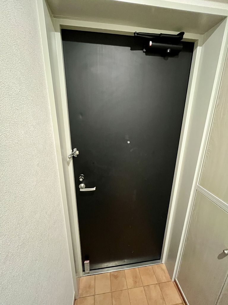 玄関　※別部屋参考写真