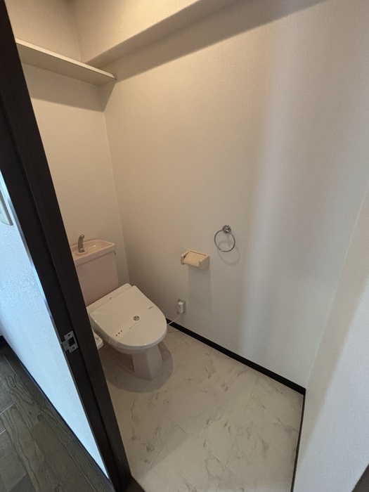 トイレ　別号室写真