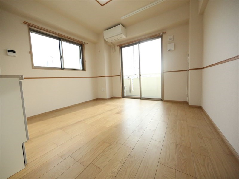 バルコニー　ＬＤＫ10.1帖　システムキッチン　南面バルコニー