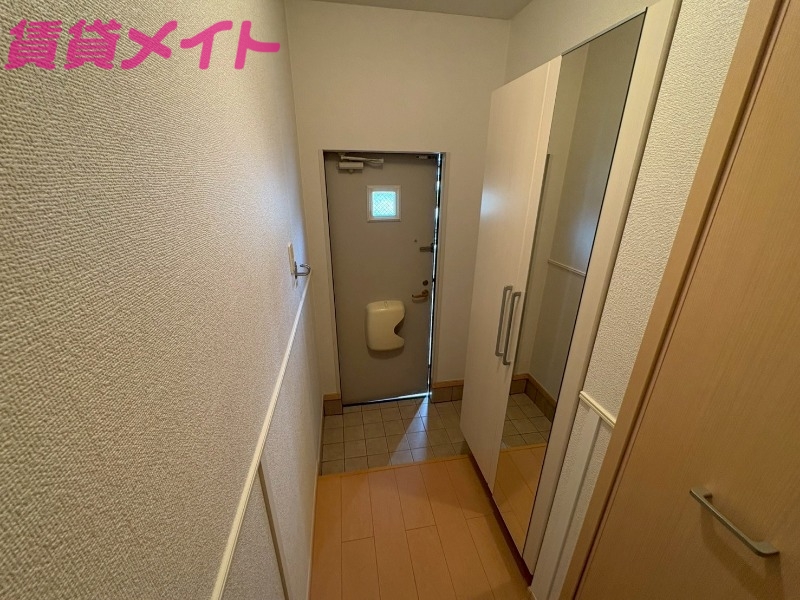 玄関　反転タイプ参考写真