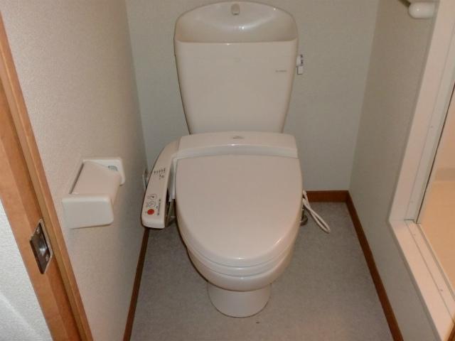 トイレ　温水洗浄便座