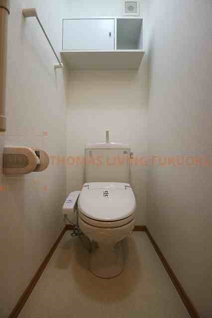 トイレ　・同型タイプ参考写真