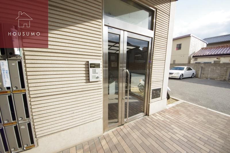 エントランス　建物の内部です