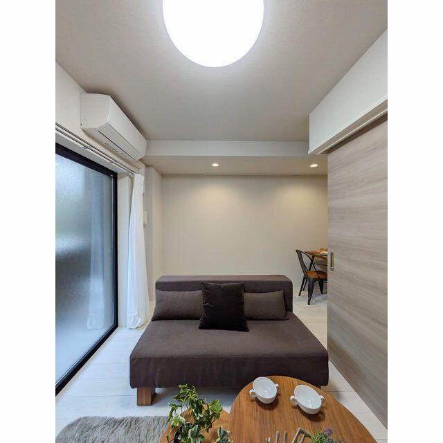 居室・リビング　※家具・家電の備え付けはありません。