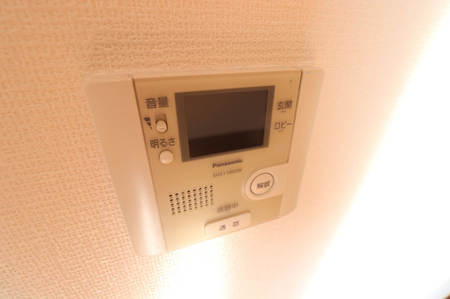セキュリティ　モニタ付きインターフォンで安心です