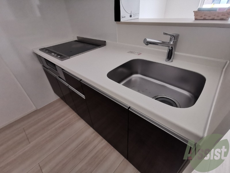 キッチン　キッチンは作業台もあり広めなので使いやすそうですね。