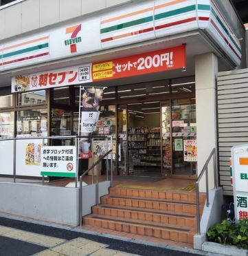 コンビニ　セブンイレブン新馬場駅前店（コンビニ）まで542m