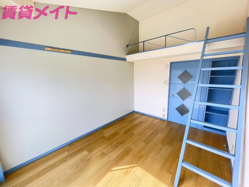 居室・リビング　同物件別室画像