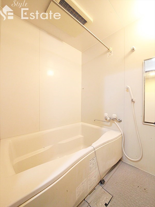 バス・シャワールーム　バスルーム