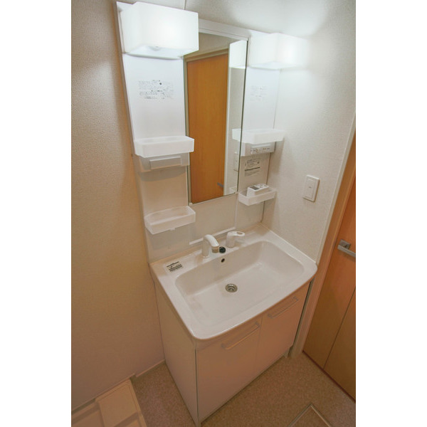 洗面設備　同じ建物の別なお部屋