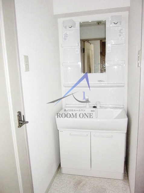 洗面設備　独立洗面台です。