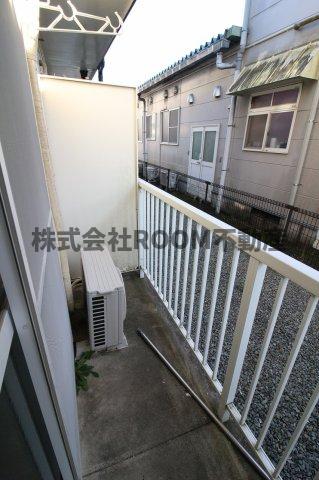 バルコニー　開放的で明るい空間を演出してくれるバルコニーです