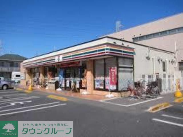 コンビニ　セブンイレブン足立六町1丁目店（コンビニ）まで630m