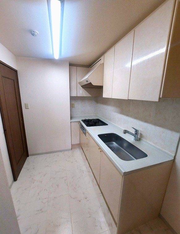 キッチン　独立型２ＷＡＹキッチン３．４帖　システムキッチン３口ガスコン