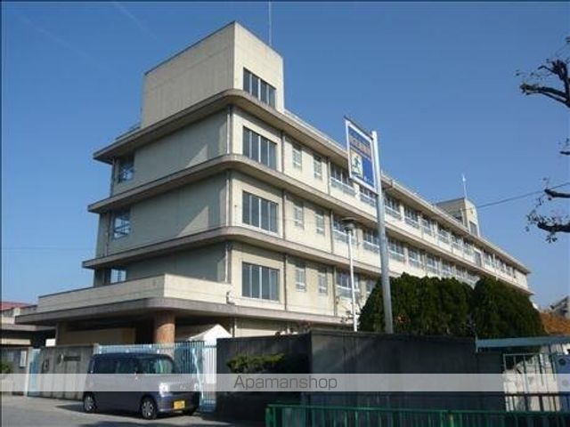小学校　茨木市立東奈良小学校（小学校）まで691m