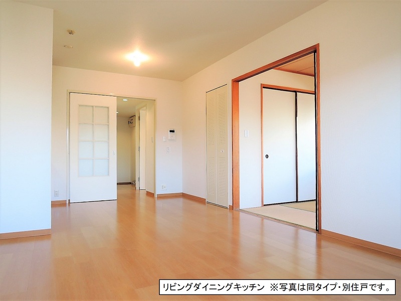 居室・リビング　開放感のあるゆったりとしたお部屋です♪