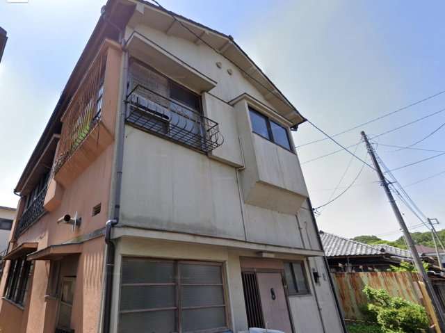 建物外観　近隣には高層ビルなどなく日当たり良好です