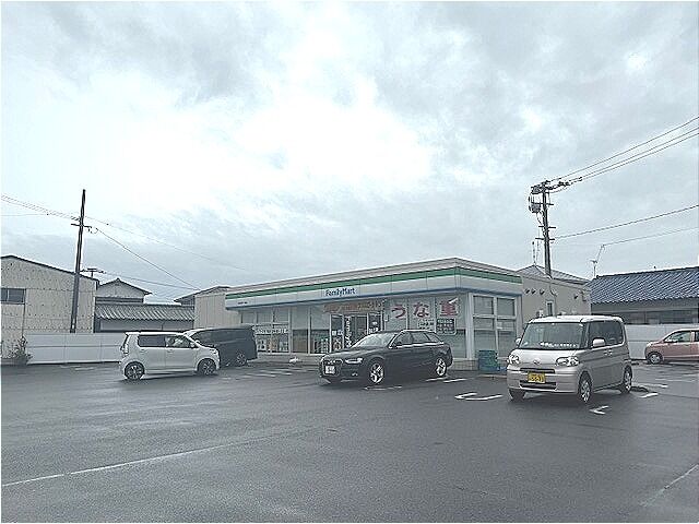 コンビニ　ファミリーマート福津宮司六丁目店（コンビニ）まで883m