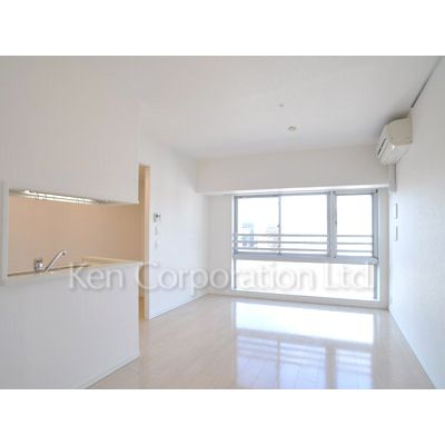 居室・リビング　同タイプ11階のお部屋を撮影。仕様が異なることがあります。