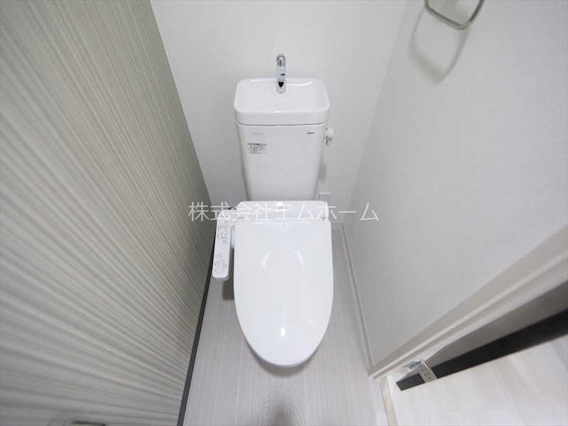 トイレ　温水洗浄暖房便座付トイレ