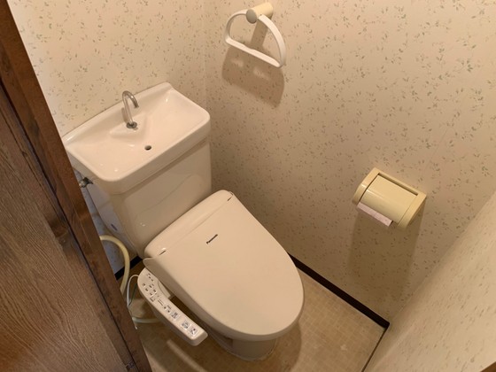 トイレ　※別部屋の写真です