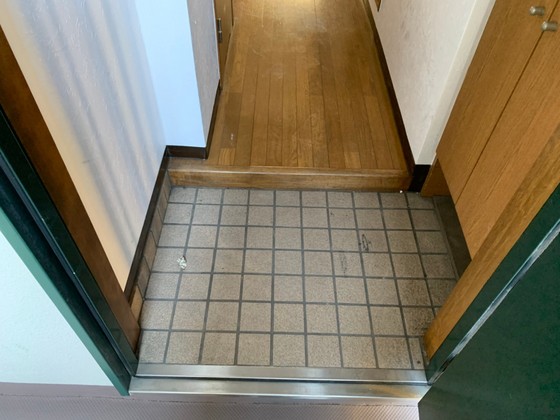 玄関　※別部屋の写真です