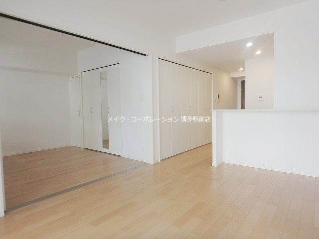 居室・リビング　同物件、別号室の写真です。