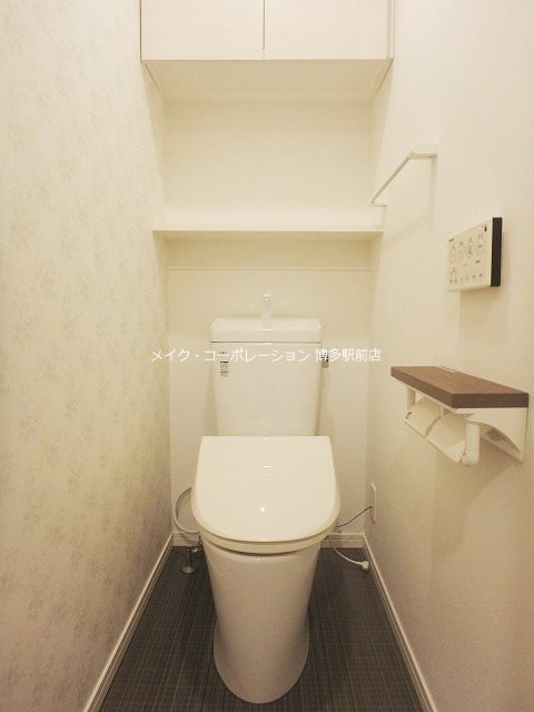 トイレ　同物件、別号室の写真です。