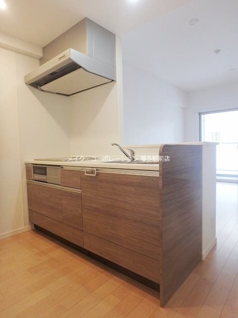 キッチン　同物件、別号室の写真です。