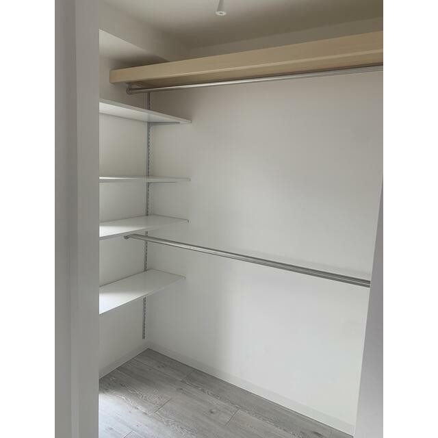 収納　洋室　ウォークインクローゼット