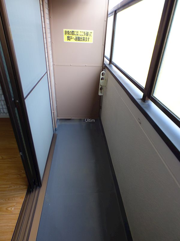 バルコニー　別部屋のお写真です。ご参考までに！
