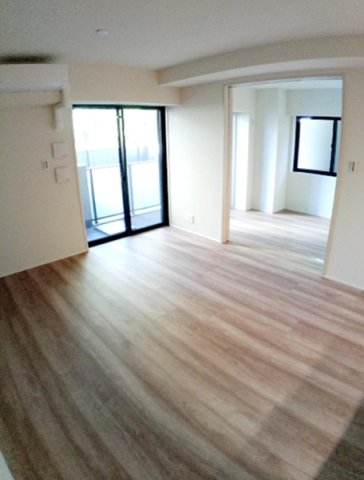 居室・リビング　開放感のあるゆったりとしたお部屋です♪