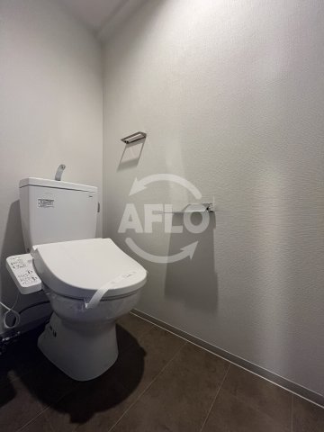 トイレ　ライブガーデン江坂IX　トイレ